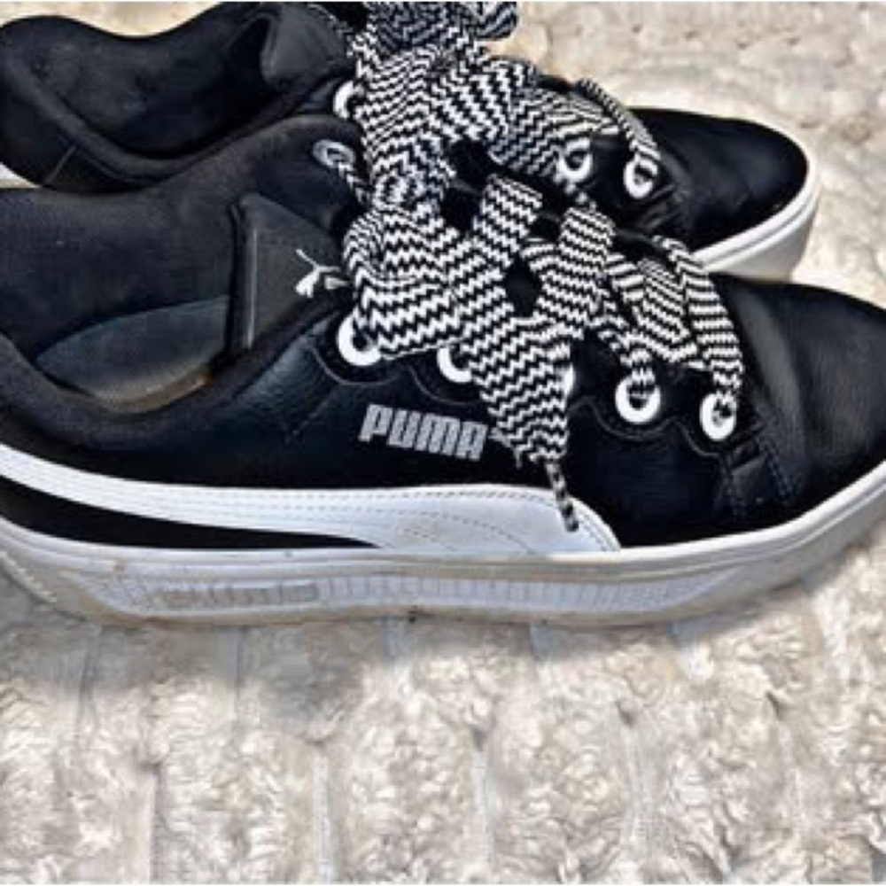 PUMA Women’s Black and White Lace-Up Sneakers
